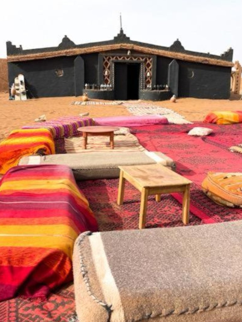 campamento de khamias en Erg Chegaga